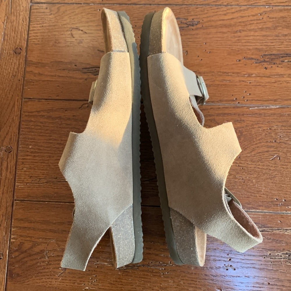 Eastland Charlestown Women’s Sandal Tan Double Strap Suede Buckle Close Size 11 - Picture 4 of 11